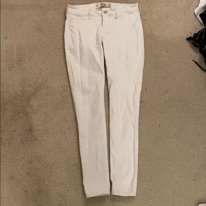 HOLLISTER SUPER SKINNY WHITE HEANS